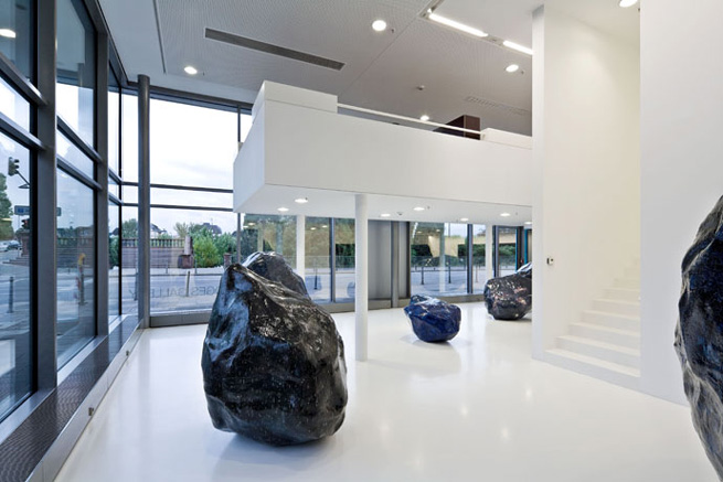 Manfred Peckl<br/>Installation View<br/>Ph�nomenom, 2009<br/>